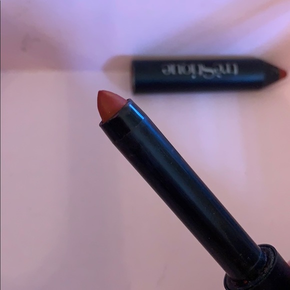 Red lipstick - Picture 2 of 3